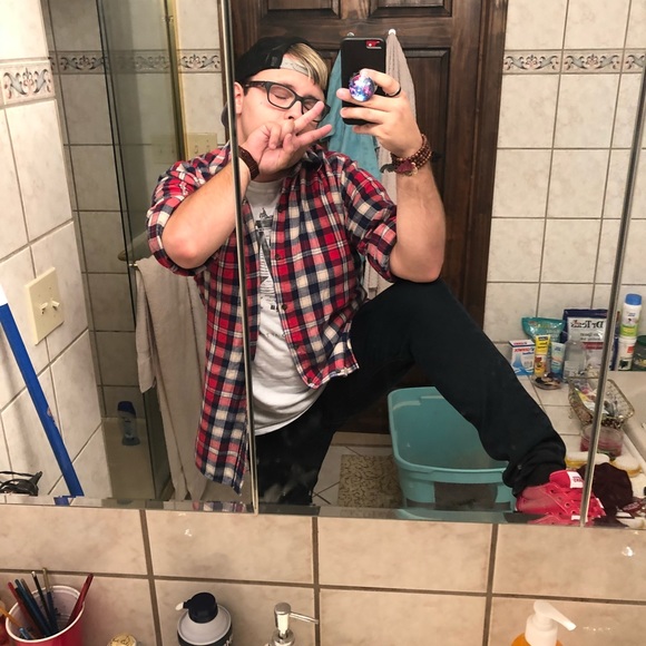 Meet your Posher, Ian - Picture 1 of 1